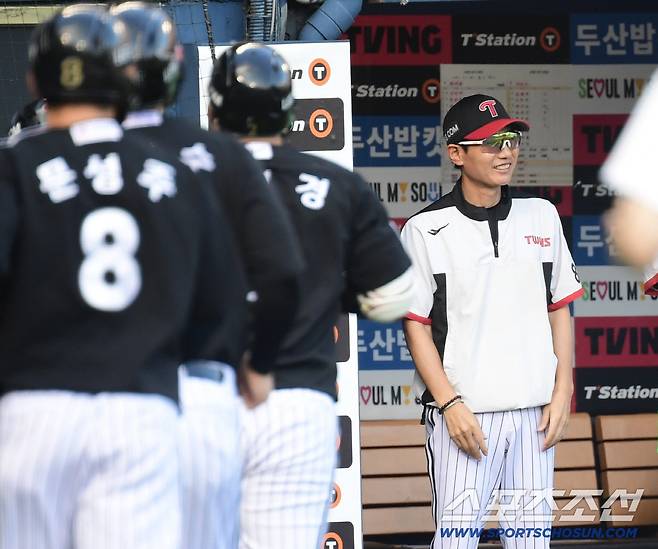 LG-두산 '잠실라이벌'이라 더 그랬을까. KIA 양현종 '7연속 견제구'도 논란 없었는데 → '3회 제한' 논의될 듯