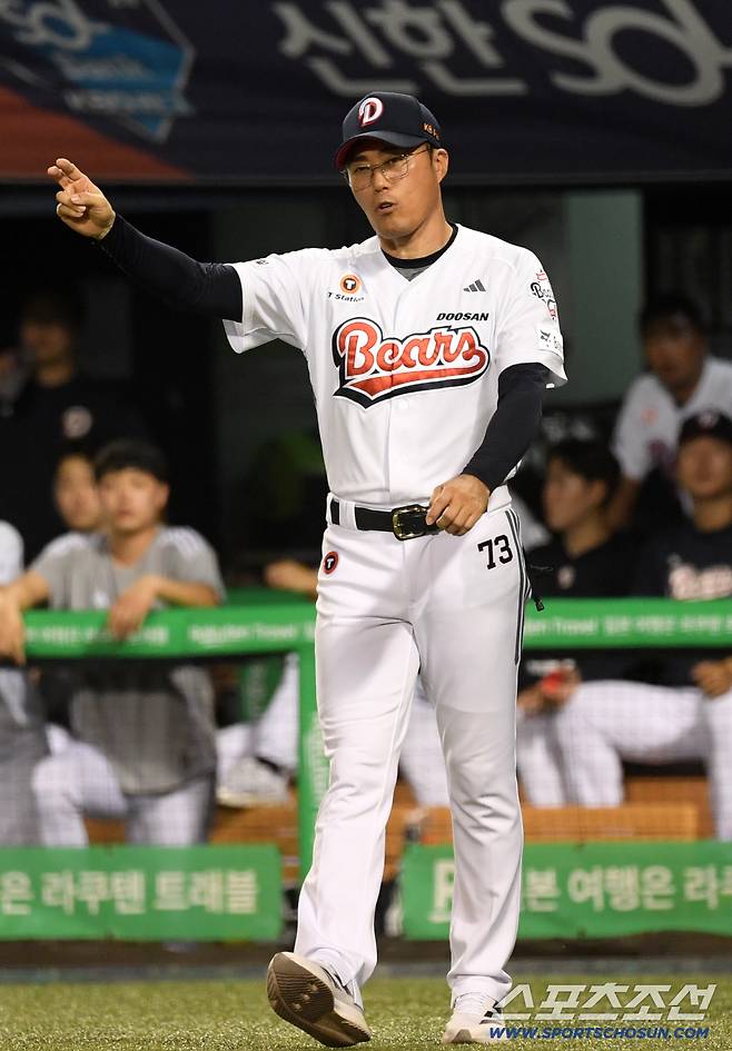 LG-두산 '잠실라이벌'이라 더 그랬을까. KIA 양현종 '7연속 견제구'도 논란 없었는데 → '3회 제한' 논의될 듯