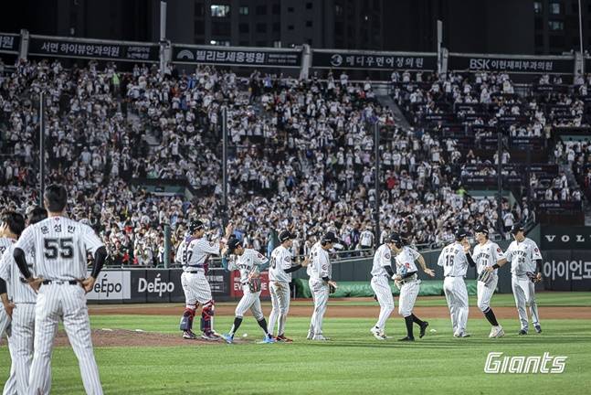 3연속 루징시리즈→'롯데 큰일났네' 했는데... 파죽의 5연승, 좀비 거인이 또 살아났다