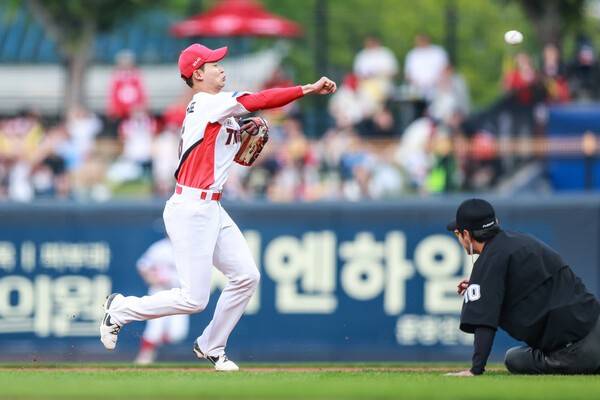 '1라운더'도, '트레이드 복덩이'도 판 KIA, '불펜 보강' 승부수 제대로 띄웠다…'ERA 7.14' 무너진 마운드 살려낼까