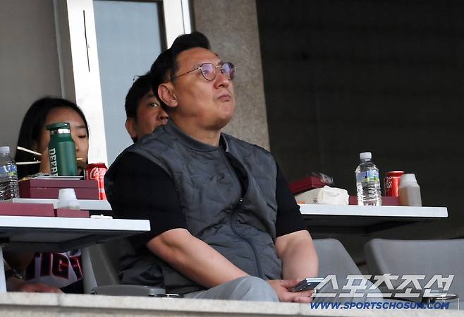 '충격 트레이드만 2번' 52억 아낀 것 맞나…KIA '9위' 해결 못하면 5강 없다, 처절한 전력보강
