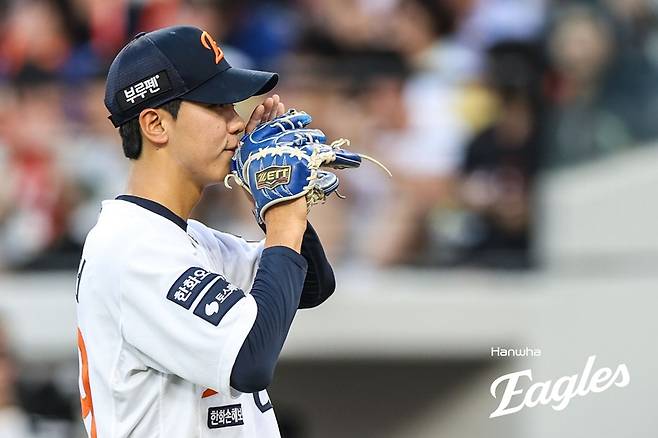 직전 경기서 1이닝 피홈런 3개…한화 '5선발' 황준서, 이번엔 홈런 1위 삼성 만난다