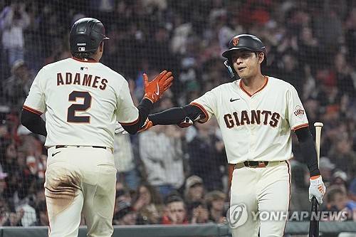 1안타 2볼넷 폭발… '4경기 연속 멀티출루' 확실하게 부활한 이정후