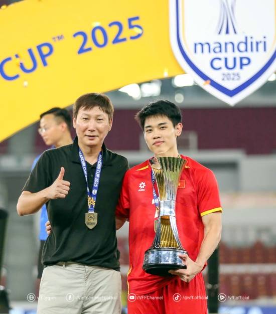 '김상식 매직' 초대박→박항서도 못한 베트남 축구 새 역사 달성…인니 꺾고 동남아 U-23 3연패 달성