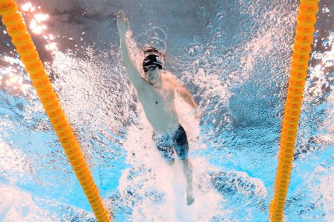 '한국 기록 깨트릴까' 황선우, 세계선수권 男 자유형 100m 준결승 진출…중학생 김승원, 女 배영 50m 예선 7위 (종합)