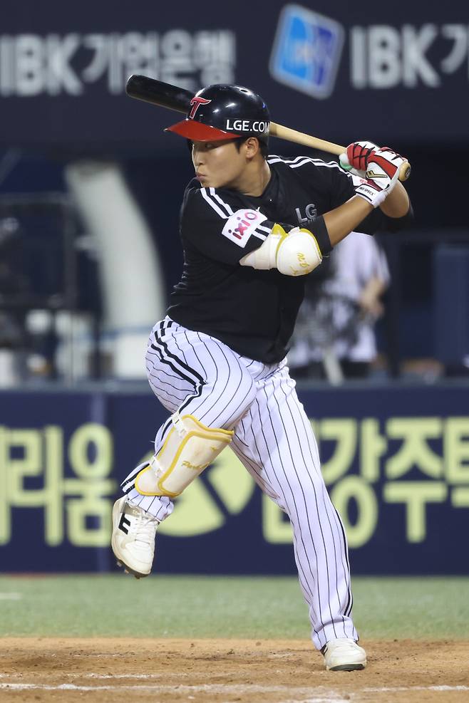 '물건이네' LG 외야에 무서운 신인이 등장했다...1년 차가 승기를 가져오네 [IS 스타]
