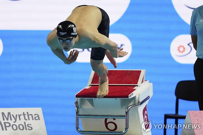 황선우, 세계선수권 자유형 100ｍ 준결승 13위로 결승행 무산