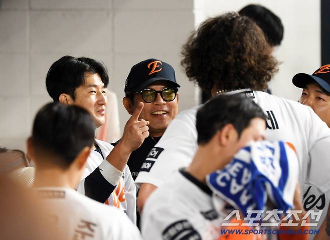 몬스터월 두 번 넘겼다! 에이스도 돌아왔다…선두 한화의 힘 보여줬다! 삼성 잡고 3연패 탈출 [대전 리뷰]