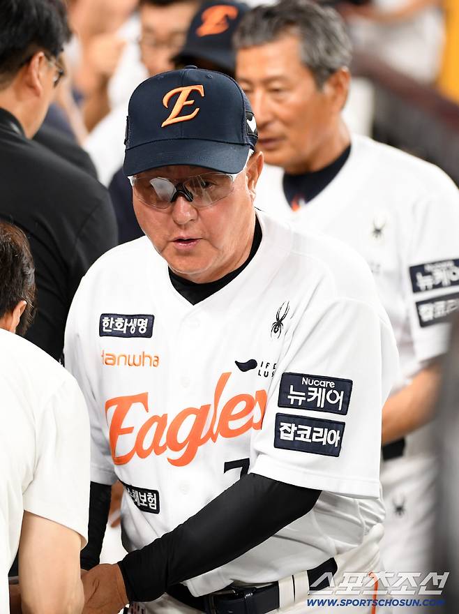 3연패 탈출! 선두 한화, 또 하나 경사도 있었다…