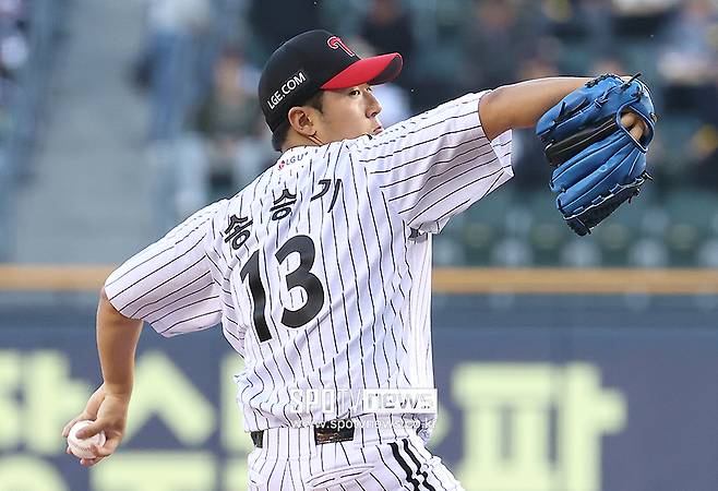 후반기 1위 LG 경기력 심상치 않다, 염경엽 감독이 본 결정적 순간은 모두 수비였다