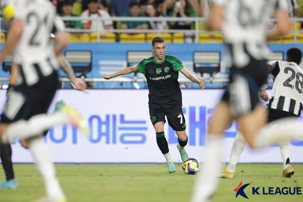 [팀K리그v뉴캐슬 리뷰] 뉴캐슬, K리그에 혼쭐! '이동경 도움·김진규 결승골' 팀 K리그 1-0 승