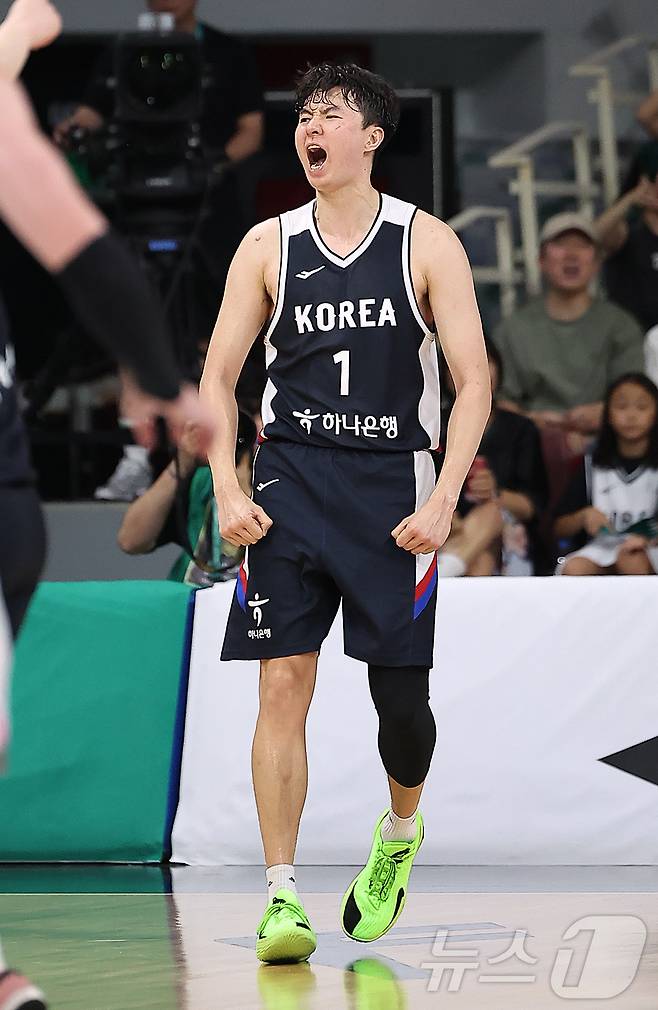NBA도 러브콜 보냈는데…이현중은 왜 미국 아닌 일본으로 향했나