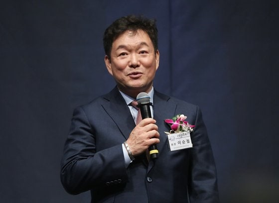 “정철원 홈 부진, 아내 케어 문제일 수도”···이순철 위원, 사과나 해명은 없었다