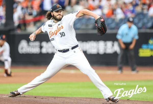 KBO 폭격 중인 폰세, 다음 좌표는 어디?...'KT 딱 기다려!' 13연승 질주 후 최다 연승 타이기록 정조준