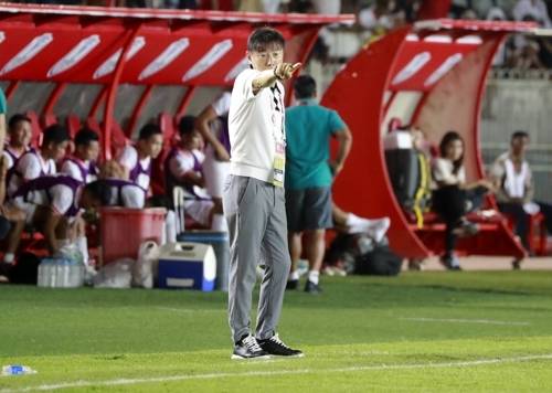 [단독] 위기의 ‘디펜딩 챔프’ 울산, 김판곤 감독 전격 경질…소방수 ‘인니 영웅’ 신태용, 13년만 K리그 사령탑 컴백