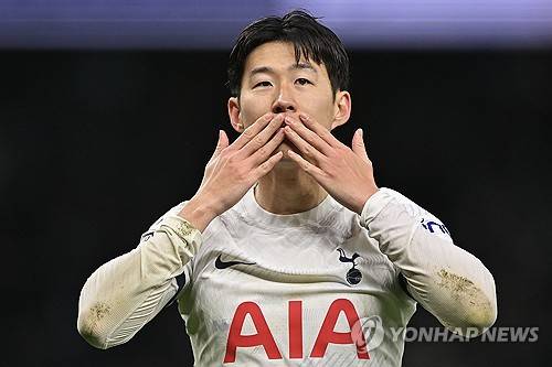 'EPL 비영국인 12년 원클럽맨' 손흥민, 불멸의 대기록 세우나?…