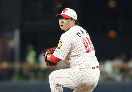 우리도 초대형 트레이드 덕 봤다! '패패패패패패패무승' KIA, 7연패 탈출…한재승 첫 승+변우혁 결승타 [광주:스코어]