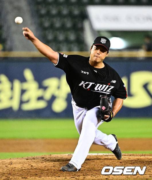 ‘손아섭 품은’ 한화와 2G차 유지! LG, '강백호 투수 등판' KT 18-0 꺾고 시리즈 싹쓸이…문보경 5안타 7타점+송승기 9승 [잠실 리뷰]