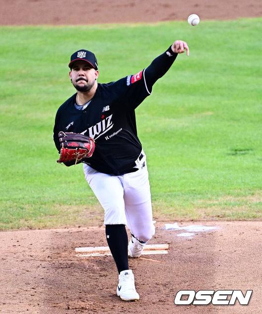 ‘손아섭 품은’ 한화와 2G차 유지! LG, '강백호 투수 등판' KT 18-0 꺾고 시리즈 싹쓸이…문보경 5안타 7타점+송승기 9승 [잠실 리뷰]