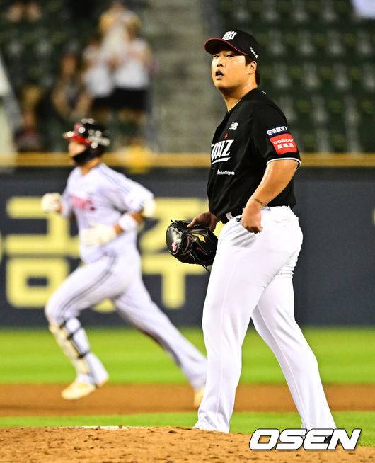 “최선을 다하는 게 맞나?” 3루타 치면 사이클링히트인데 강백호가 등판했다, 문보경은 순간 왜 갈등했을까