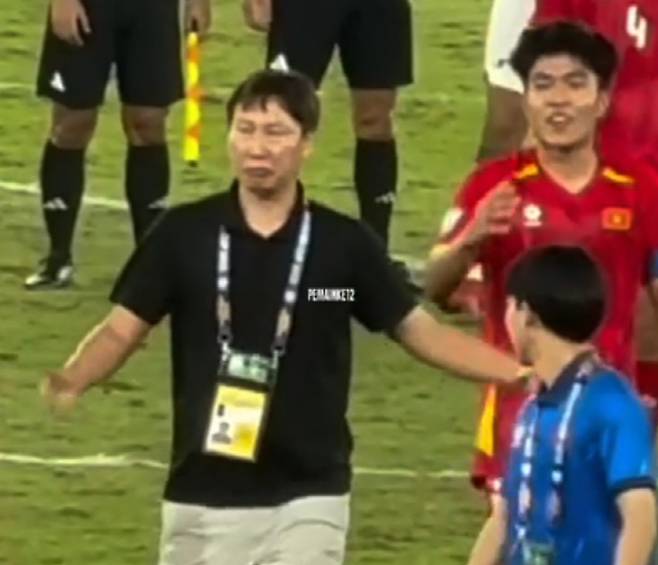 이게 대체 무슨 매너야!