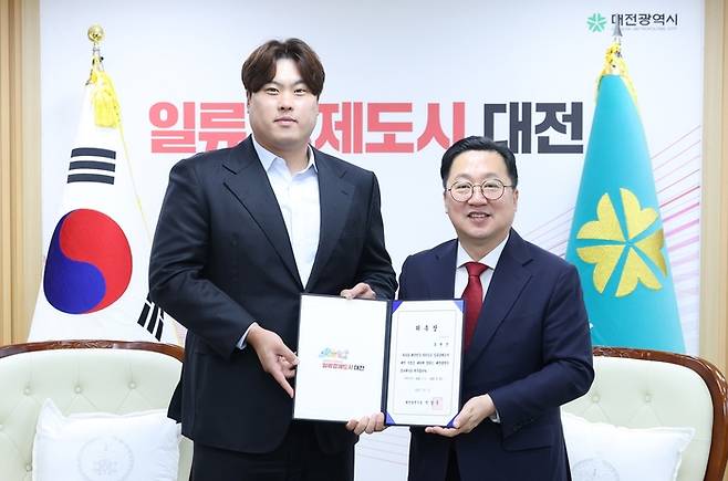 한화는 팬 위해 야구라도 하지…‘아무것도 안 하겠다’는 대전시장 [SS이슈]