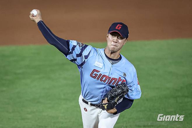 ERA 81.00→0.00 대반전…롯데 155km 히든카드 괜히 쓰는거 아니다