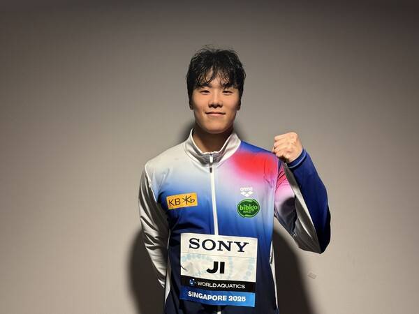 '자유형 50m 아시아 신기록' 지유찬, 韓 최초 세계 선수권 결승 진출...