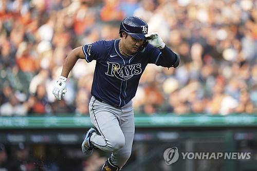 165km 타구 폭발… '부상 복귀' 김하성, 두 번째 타석까지 '1안타+직선타'