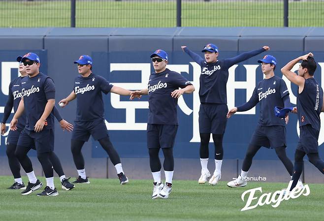 손아섭, 명품가방 선물하고 등번호 31번 찾는다?…원래 주인은 '부산고 후배' 정이황→
