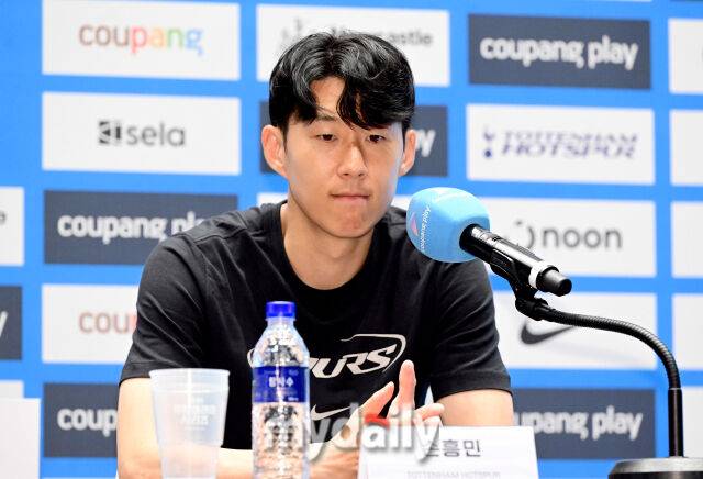 손흥민 충격 발표, 새벽 시간 영국도 화들짝…'영웅이 되어 토트넘 떠난다'