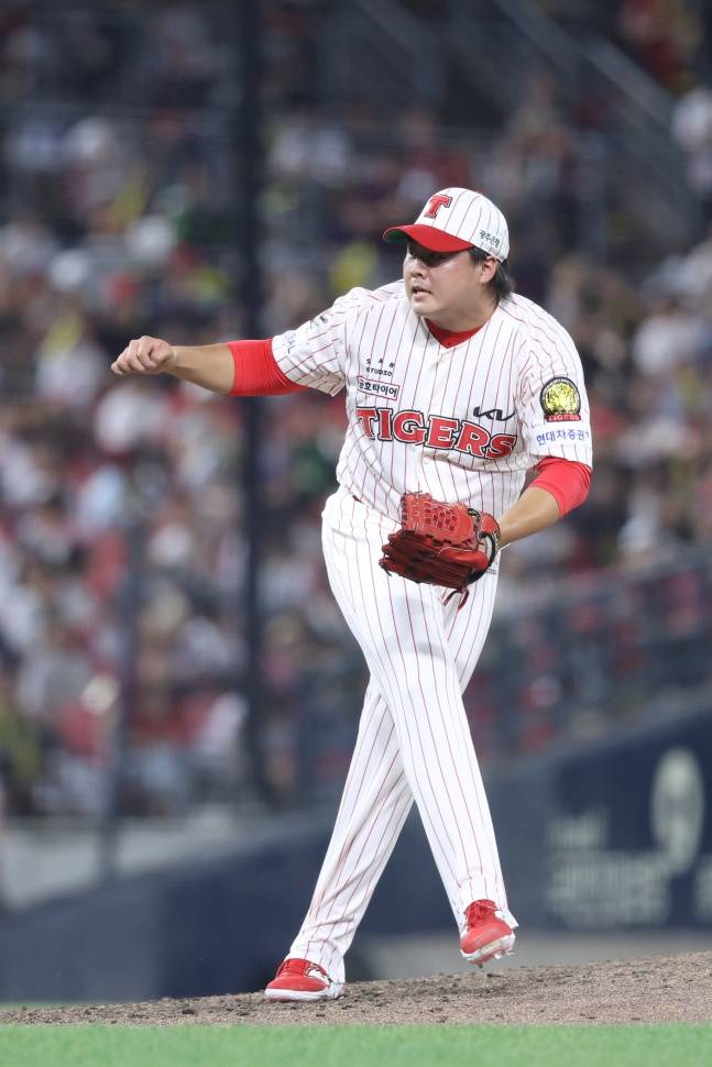 KIA에 이런 강심장이! 24세 이적생 데뷔 첫 SV, '9회 1점 차' 1위팀 클린업에 거침없이 던졌다
