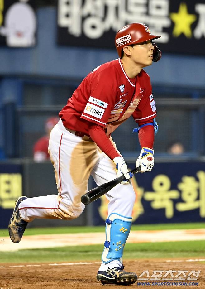 기껏 트레이드했더니.. '첫 홈런' 치고 아프다 2군행 →
