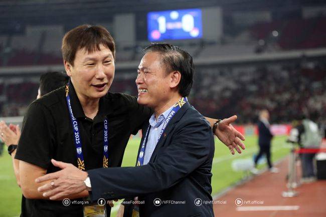 베트남 언론의 충고 “김상식 감독, 심판에게 한국식으로 고개 숙이면 안돼”