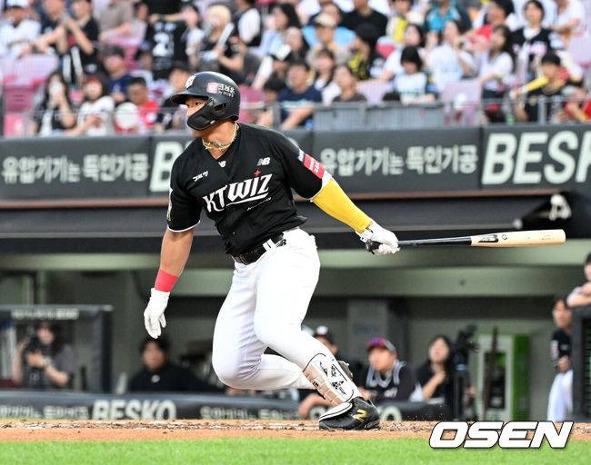 ‘와 드디어 규정타석 진입’ 타율-장타율-출루율 압도적 1위! 22세 괴물타자, 신인왕+MVP 동시 석권 도전 시작됐다