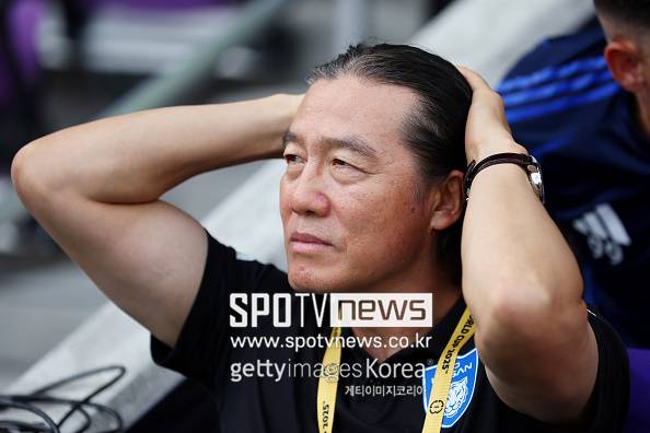 '손흥민-이강인도 당했다' 호평 일색이던 기적의 사령탑, 이제는 씁쓸한 퇴장...떠나는 길에 박수는 없었다