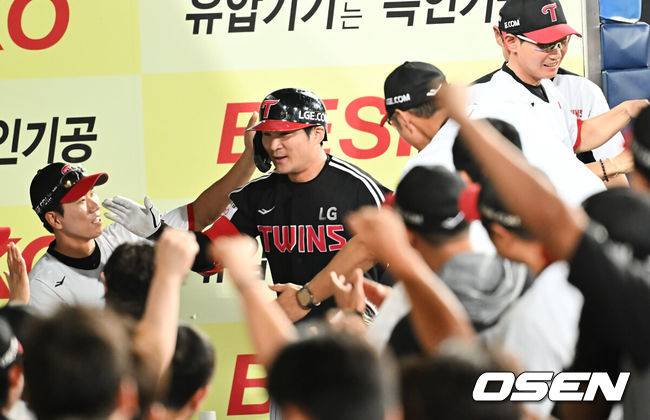 ‘1위 한화와 승차 없다. 후반기 13승2패 미쳤다’ LG, 삼성에 7회 강우콜드 게임→또 6연승 질주…오지환 2G 연속 홈런, 치리노스 9승…삼성 5연패 [대구 리뷰]