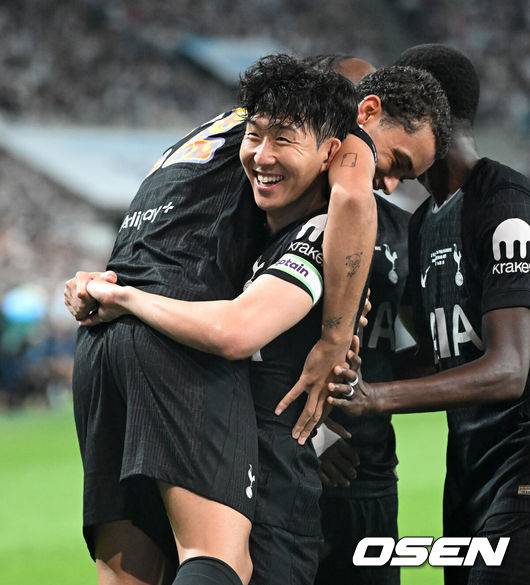 '결국 터져버린 눈물' 손흥민, 토트넘 마지막 경기서 교체 아웃→쿠두스 투입...팬들 함성 속에서 토트넘 커리어 마무리 [후반 진행 중]