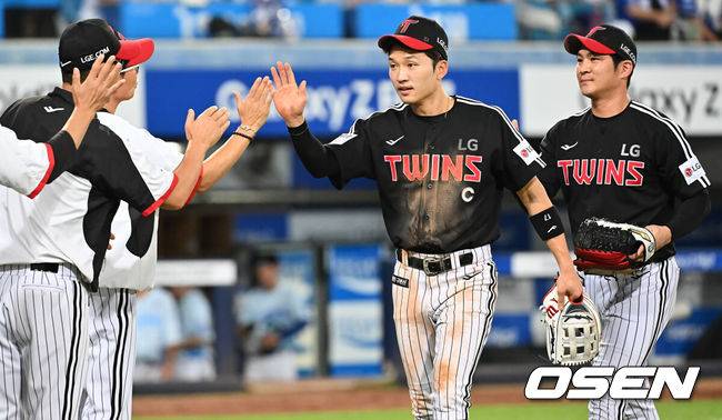 ‘하늘도 돕는다’ 필승조 3명 휴식→7회 강우콜드→1위 한화와 승차 없애다…염갈량 “상대 실책으로 역전하면서 흐름 가져왔다”