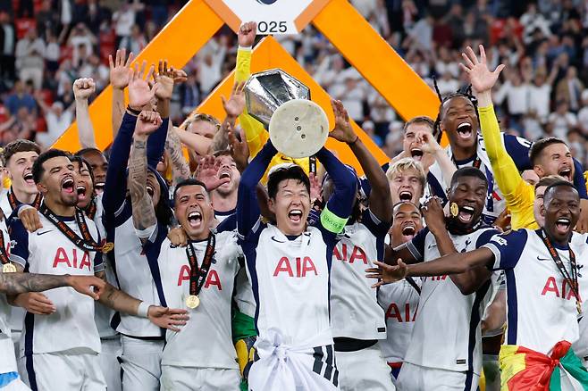 손흥민 MLS LAFC 구체적 조건 나왔다! 이적료 1500만 파운드 안팎, 연봉은 1000만 달러 안팎. 英 매체