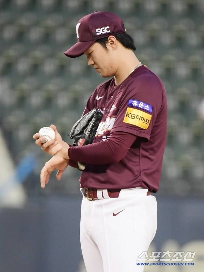 '날벼락' 안우진 부상으로 복귀 불발되나
