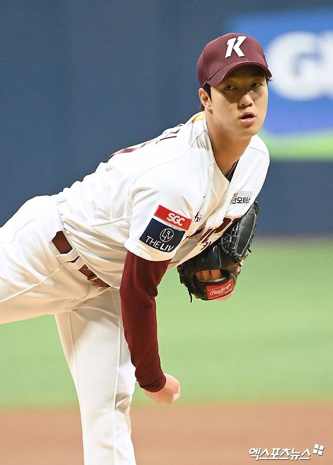 안우진, 투구 훈련 중 다친 게 아니다→'벌칙 펑고' 받다가 황당 어깨 인대 부상…시즌 OUT 전망