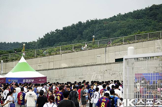 서울 이어 대구도 대파! 바르셀로나, 메시 잇는 축구의 신 야말 앞세워 환상의 축구 쇼 마쳤다···‘바르사, 대구에 5-0 대승’ [MK현장]