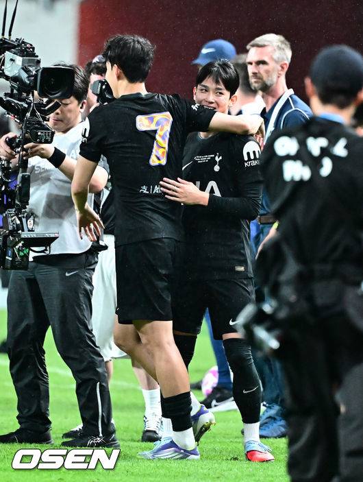 '7번은 손흥민과 함께 끝났다' 토트넘, 역사상 첫 번호 결번 추진... …전설의 번호 잠근다