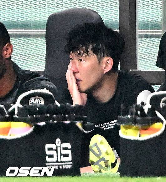 '7번은 손흥민과 함께 끝났다' 토트넘, 역사상 첫 번호 결번 추진... …전설의 번호 잠근다