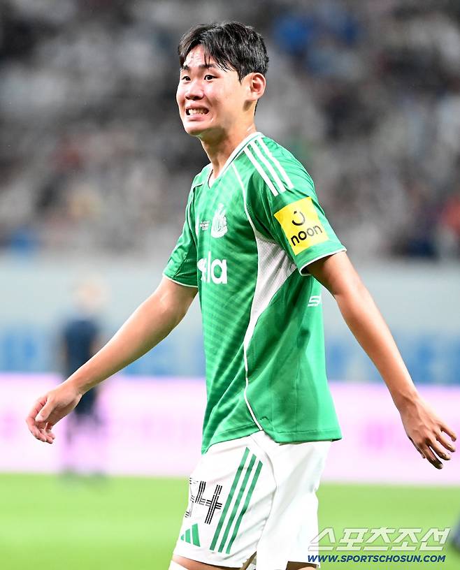손흥민 떠나니 이런 일이...'韓 축구 10년 만에 EPL 빅클럽 0명' 대참사→양민혁도 임대 유력
