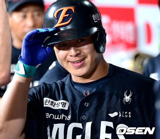 사라진 FA 경쟁자, 나이도 4살이나 더 젊은데…송성문 대박 계약에 노시환도 웃는다?