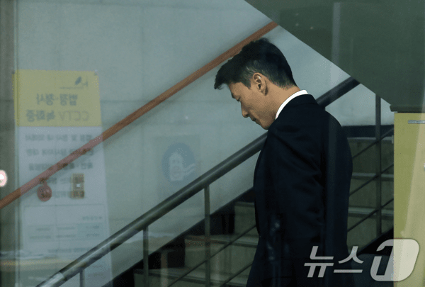 [오피셜] '법원서 울먹인' 황의조, '불법 촬영 논란' 뒤로하고 소속팀 알란야스포르와 재계약 체결
