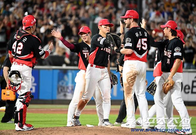 '156㎞ 강타' 이 선수가 후반기 1위입니다, KIA 반등 선봉장…