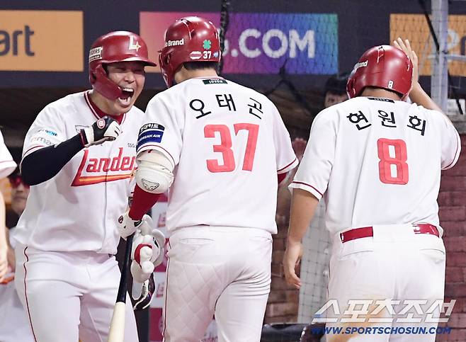 '대타 역전 스리런포로 KIA 밀어내고 단독 4위' 이숭용 감독
